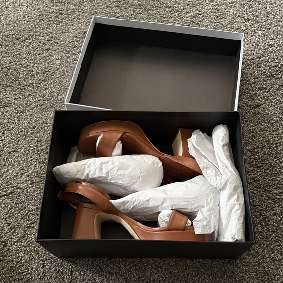 Larroude Dolly Verona Low Sandal In Caramel Leather - Picture 3 of 3